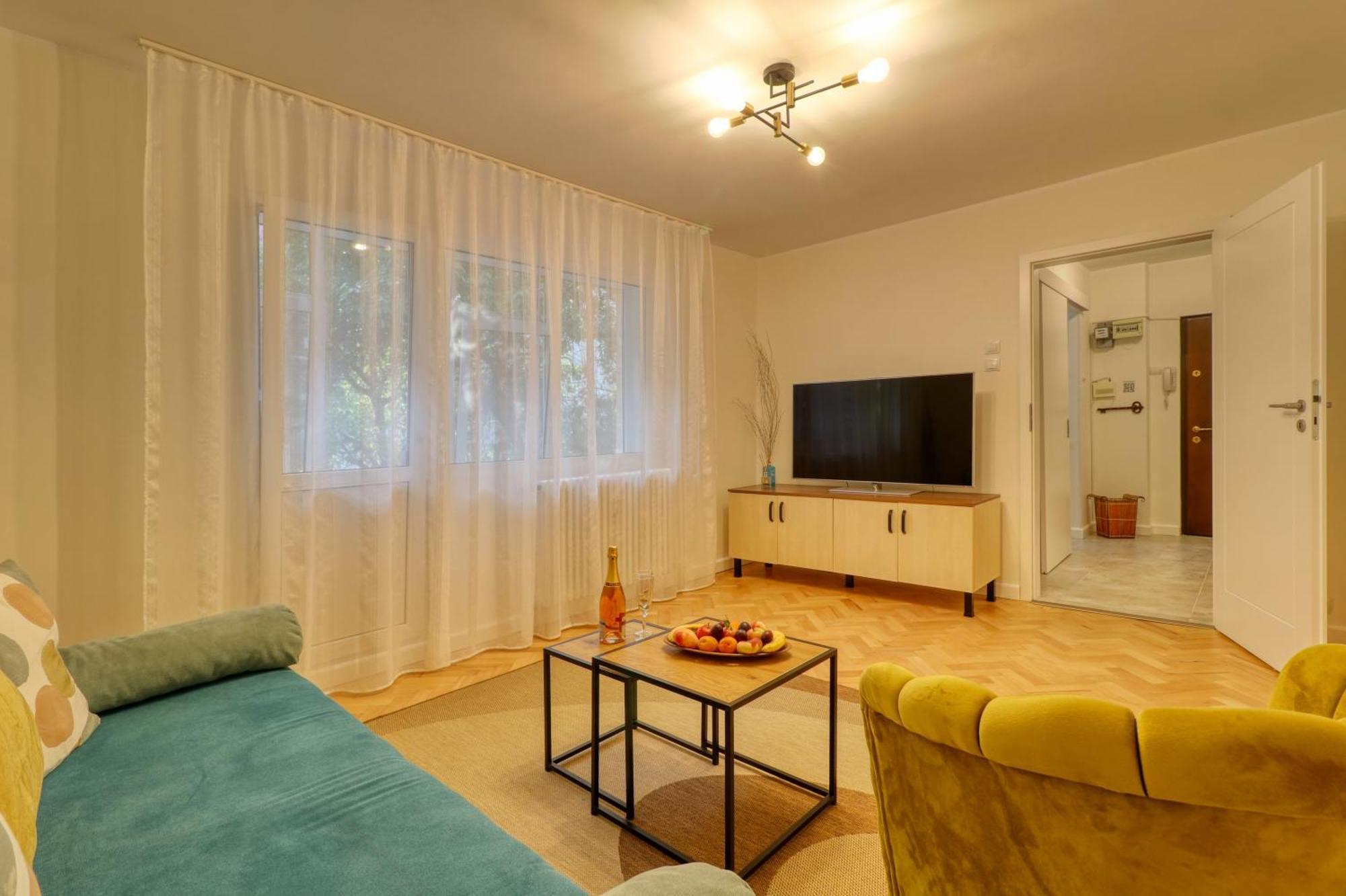 Quito Apartment - Stylish & Quiet บูคาเรสต์ ภายนอก รูปภาพ
