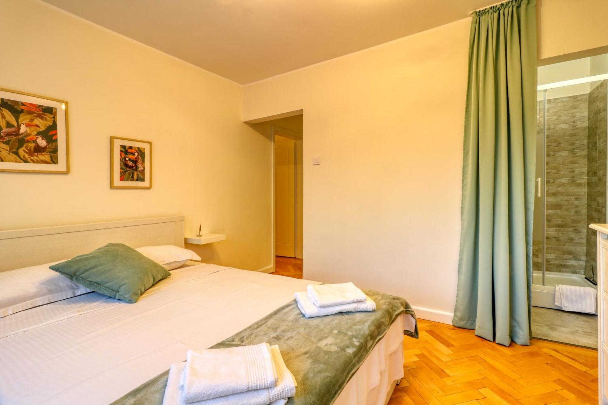 Quito Apartment - Stylish & Quiet บูคาเรสต์ ภายนอก รูปภาพ