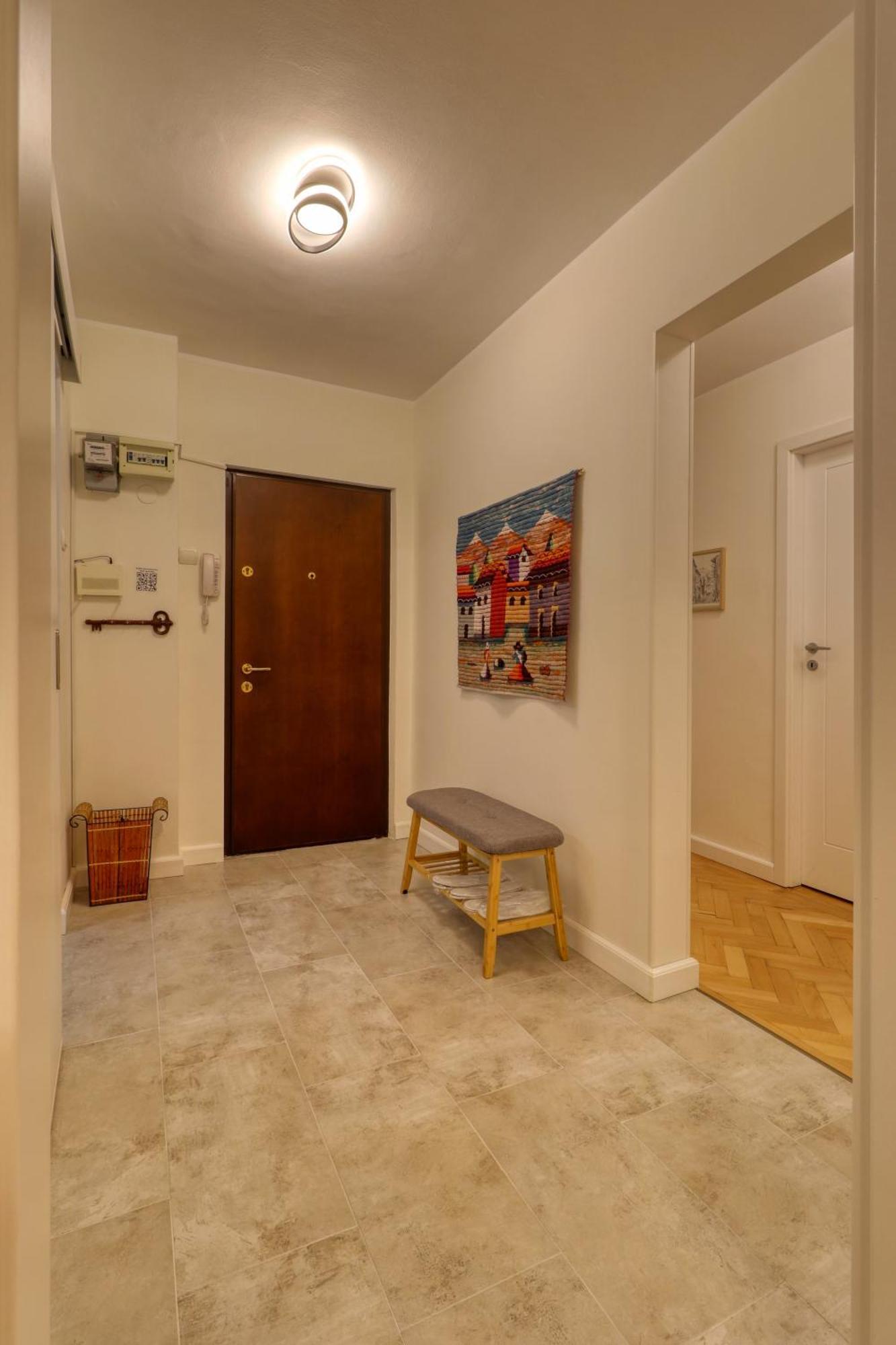 Quito Apartment - Stylish & Quiet บูคาเรสต์ ภายนอก รูปภาพ