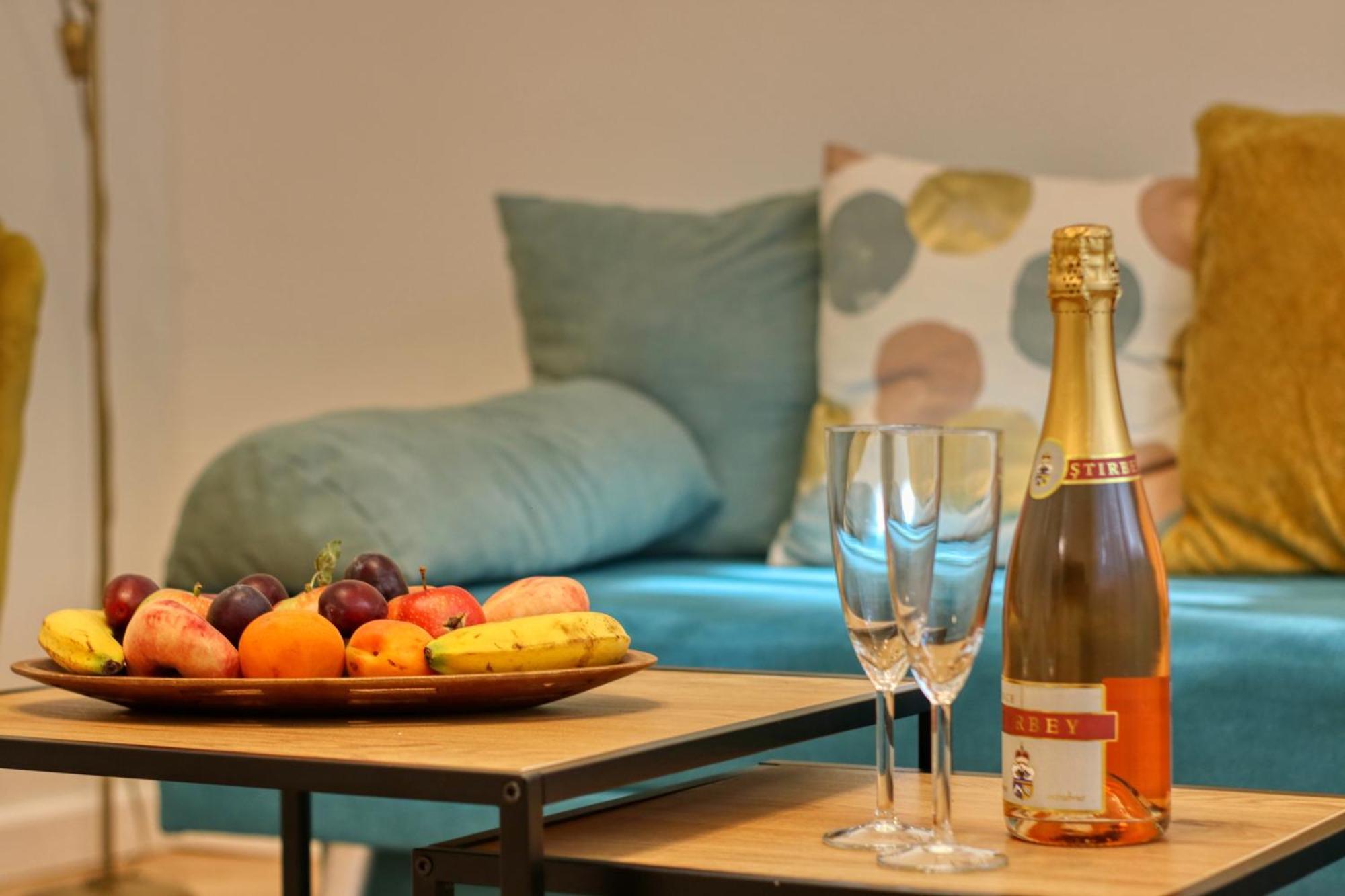 Quito Apartment - Stylish & Quiet บูคาเรสต์ ภายนอก รูปภาพ
