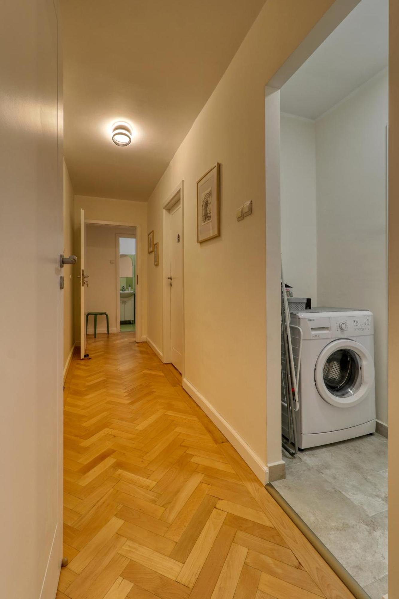Quito Apartment - Stylish & Quiet บูคาเรสต์ ภายนอก รูปภาพ