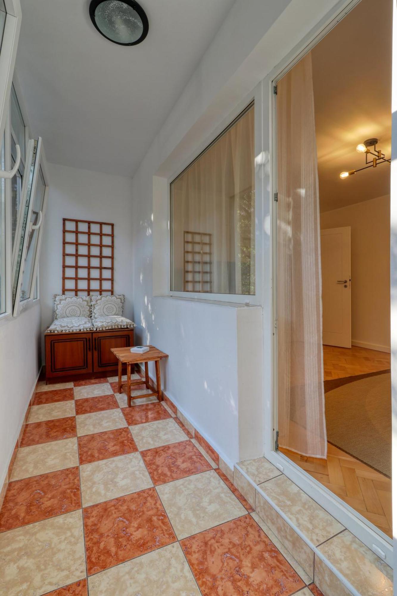 Quito Apartment - Stylish & Quiet บูคาเรสต์ ภายนอก รูปภาพ